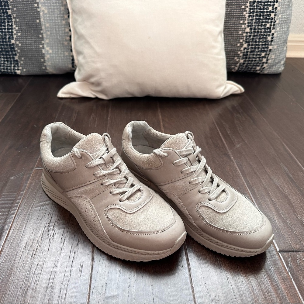 Everlane The Trainer leather sneakers - Women’s size 10 (Color: Grey)